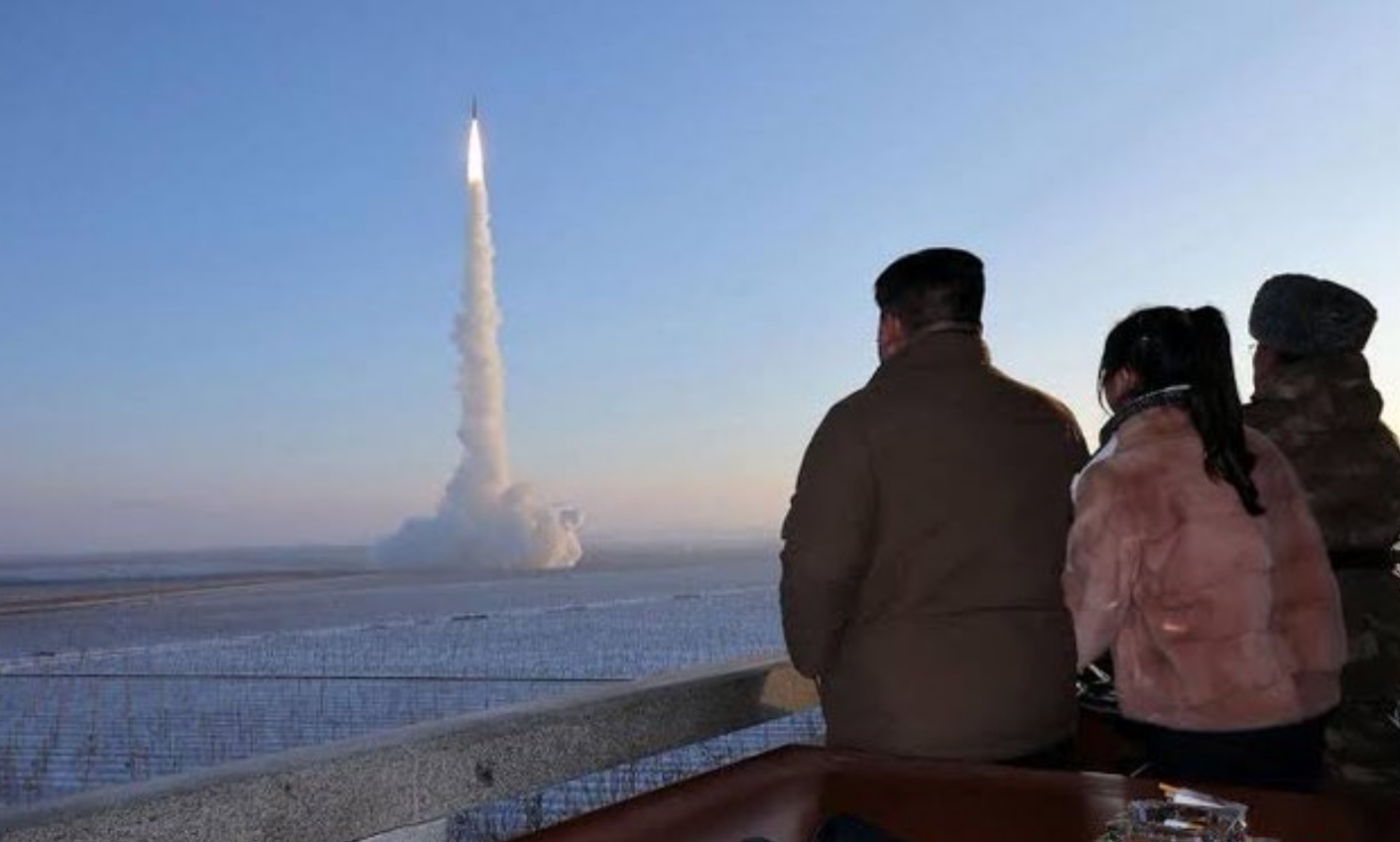 Poza pentru articolul Coreea de Nord a lansat rachete balistice spre Marea Japoniei