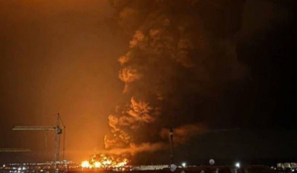 Atac cu drone asupra unor depozite de petrol, trenuri și facilități logistice din Crimeea