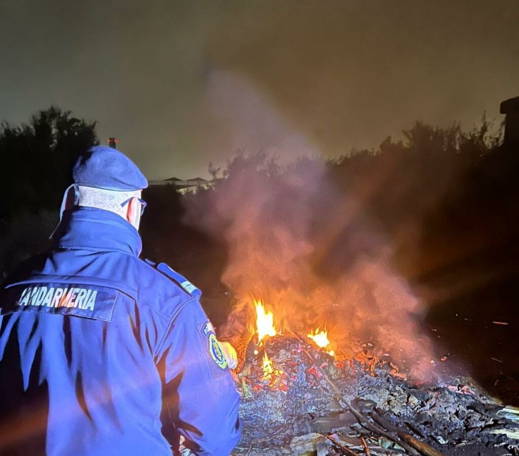 Electrocasnice puse pe foc în apropierea unei magistrale de gaz de o femeie din Bistrița / Amenda uriașă pe care a primit-o