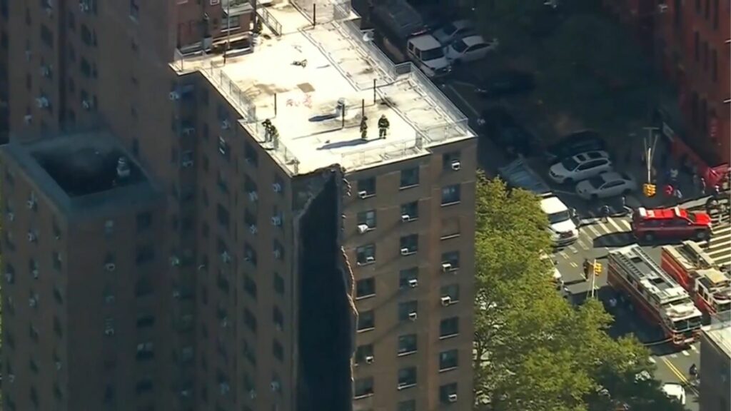 Explozie și prăbușire parțială la un bloc de 20 de etaje din New York