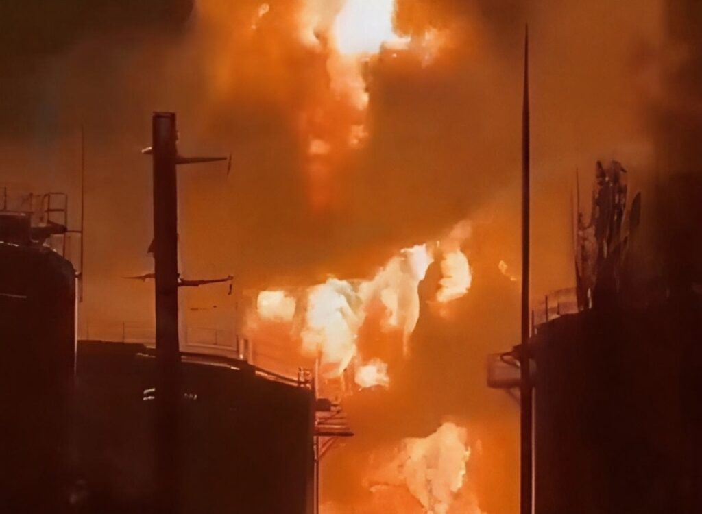 Explozii la un depozit de muniții în regiunea ocupată Luhansk, dar și în mai multe zone din Rusia