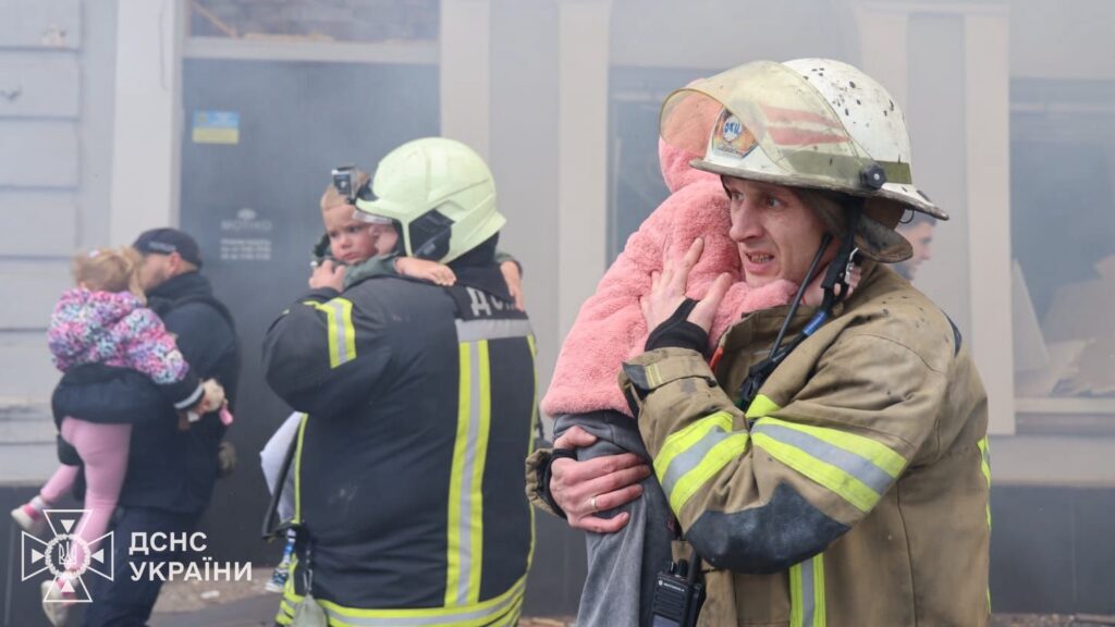 Armata rusă a lovit o grădiniță din Harkov cu drone Shahed. O persoană a murit; 48 de copii erau înăuntru