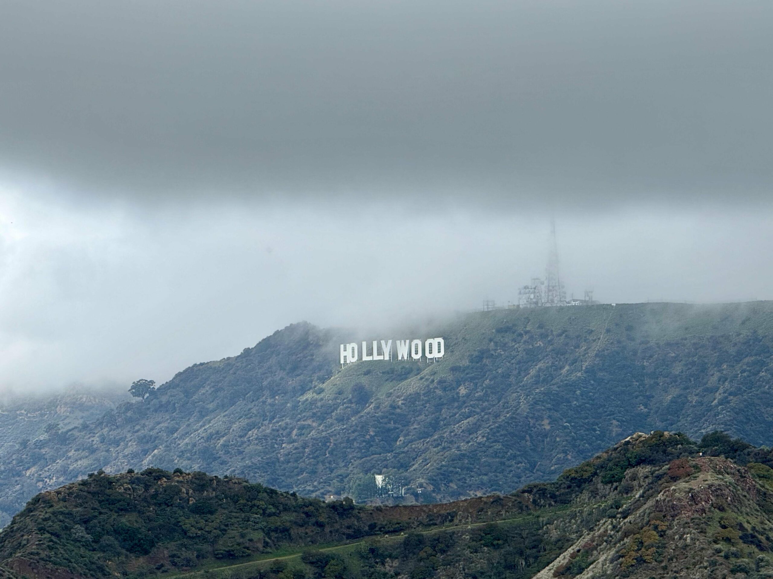 Avertizări severe în Los Angeles: ordine de evacuare
