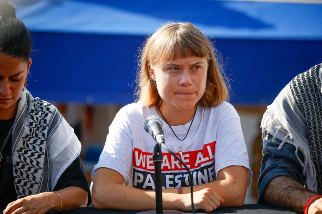 Schimb de „drăgălășenii” între Trump și Greta Thunberg: „Ai nevoie de terapie!”, „Ba nu! Tu ai nevoie de terapie!”
