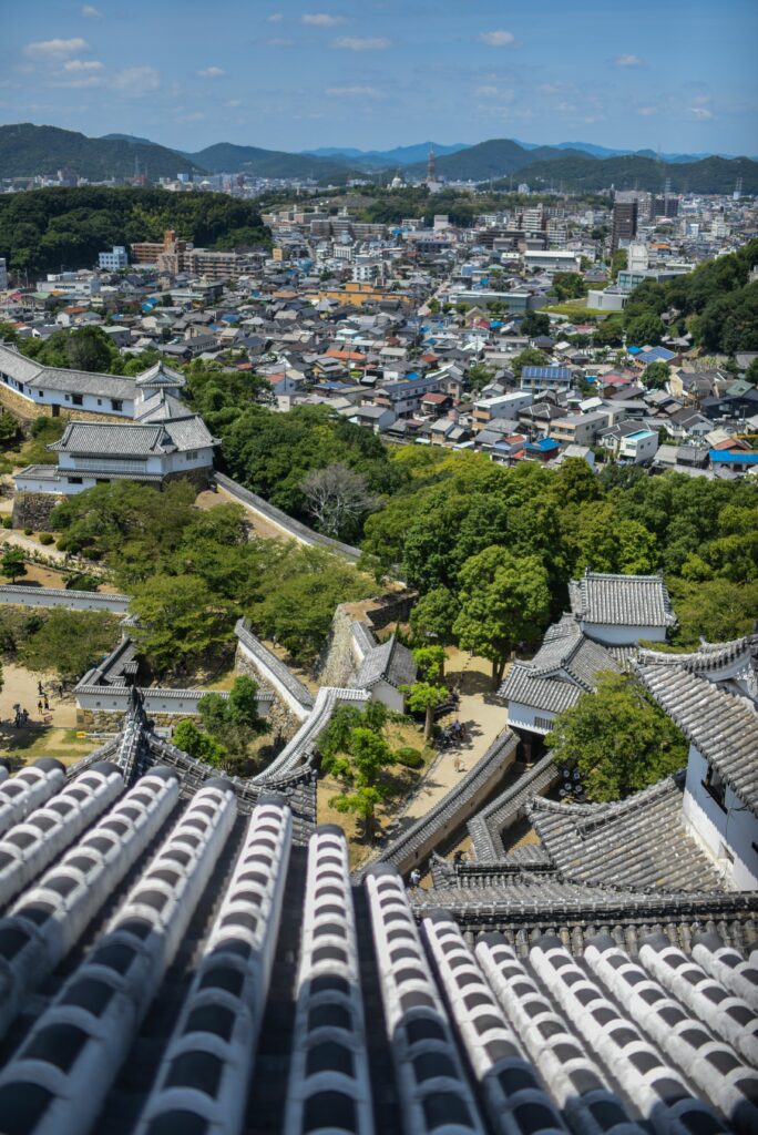 Soluția pentru acoperișuri care poate reduce temperatura suprafeței cu până la 6°C în zilele toride