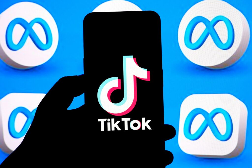 Meta și TikTok vor respecta interdicția australiană privind accesul pe rețele a persoanelor sub 16 ani