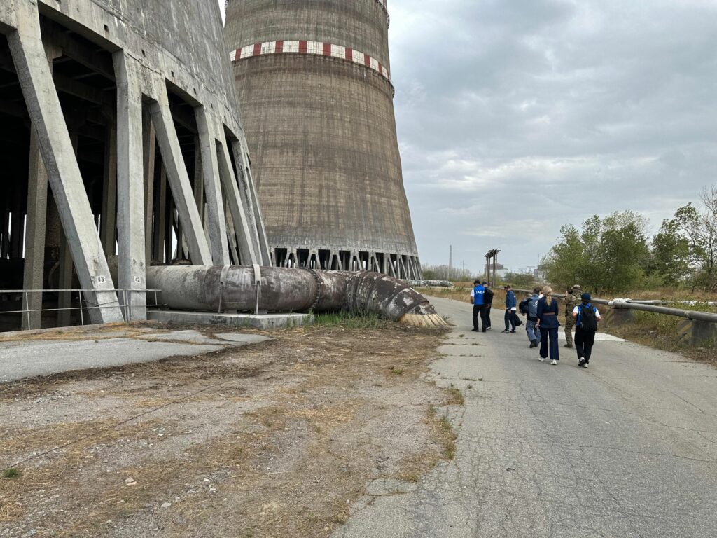 Ucrainenii acuză: centrala nucleară din Zaporojie, aproape conectată la rețeaua rusească
