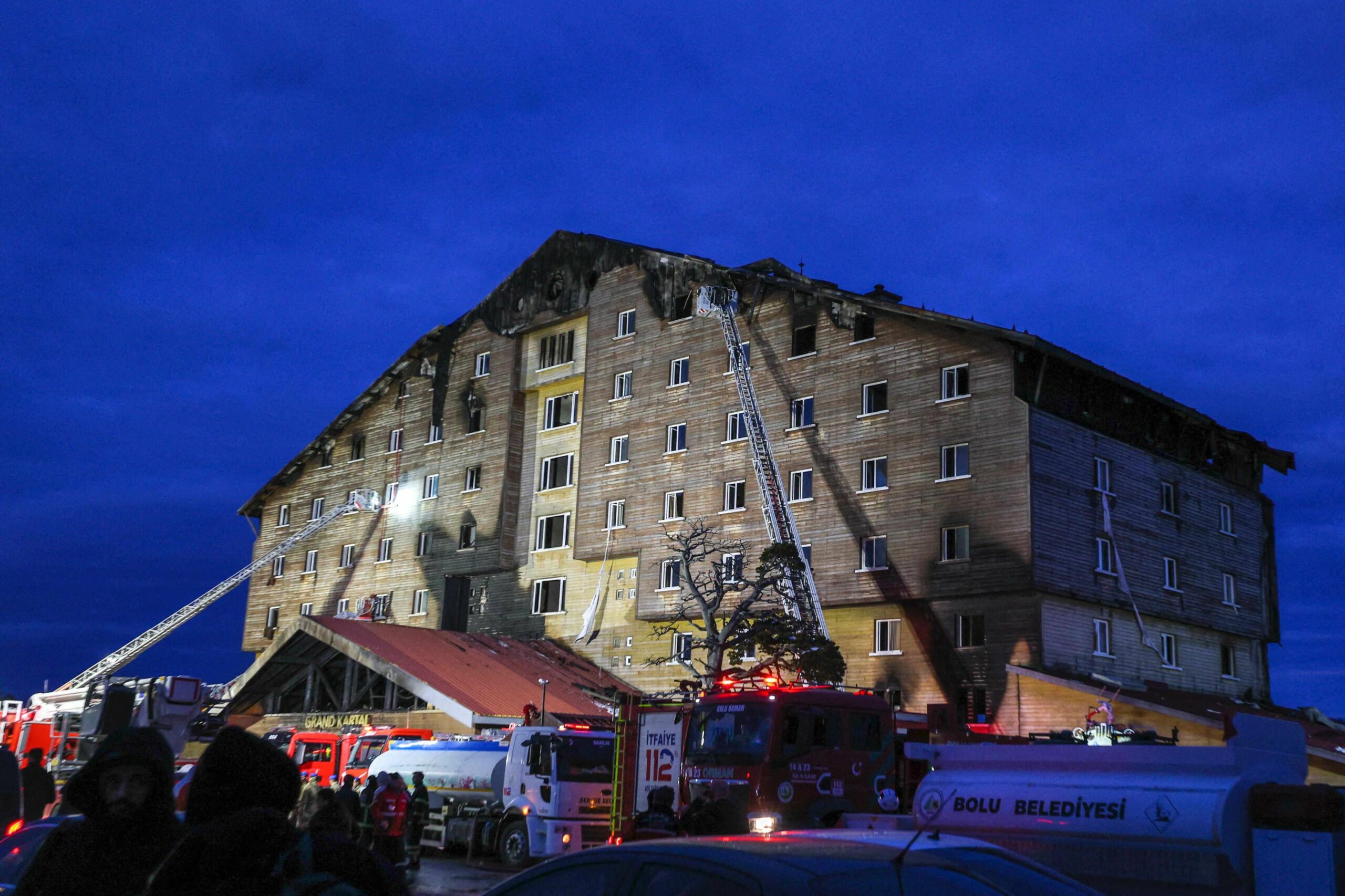 Incendiul mortal de la hotelul din Turcia: Opt persoane, condamnate la închisoare pe viață