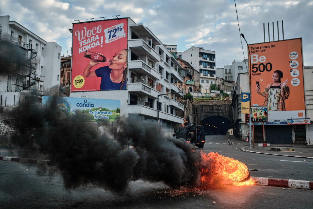 Protestele Generației Z: MAE îi atenționează pe românii din Madagascar să fie vigilenți
