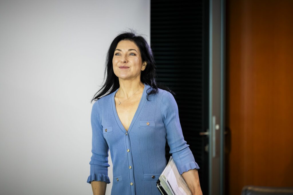 Ministrul german al Economiei vizitează Kievul pentru a susţine Ucraina în sectorul energetic