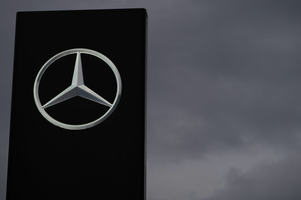 Profitul Mercedes-Benz scade drastic din cauza prăbușirii pieței din China și a tarifelor americane