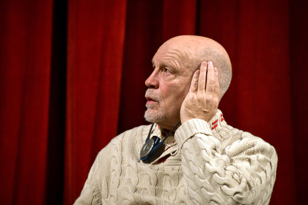 Ambasada României în SUA: John Malkovich e aproape jumătate român – o veste bună în contextul rolului său din filmul „Cravata Galbenă”