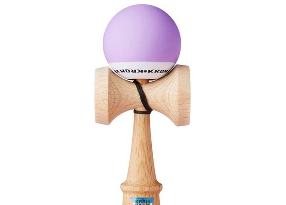 De ce este kendama interzis în școli? / Profesorii și psihologii se revoltă împotriva interdicției / „Ne-am dori niște copii – bibelou, perfecți, inexistenți”