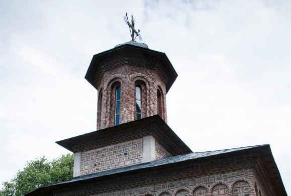 Arde mănăstirea Cozia Veche. Unde a zbucnit incendiul