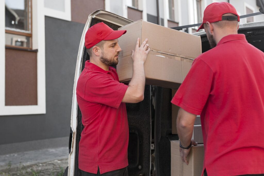 Cum funcționează logistica relocărilor: perspective economice şi de afaceri (P)