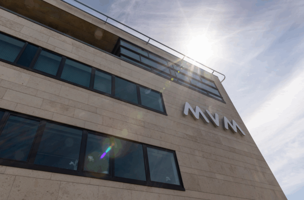 Thrillerul geopolitic „MVM în România”. Este compania maghiară care vrea să cumpere E.ON Furnizare un „Cal Troian al Rusiei”? Mituri politizate vs. realitate