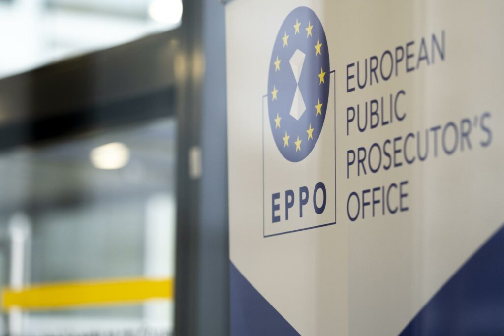 EPPO, amplă anchetă de fraudă: Șapte arestări și peste 100 de percheziții în nouă țări, inclusiv România