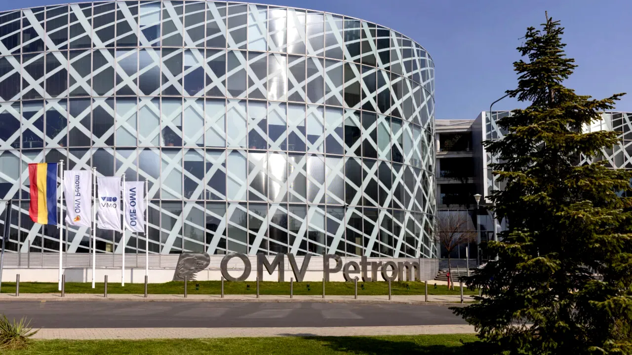 OMV Petrom a încheiat primul trimestru din 2026 cu un profit net în scădere cu 4%. Cât de mare este riscul generat de conflictul din Orientul Mijlociu