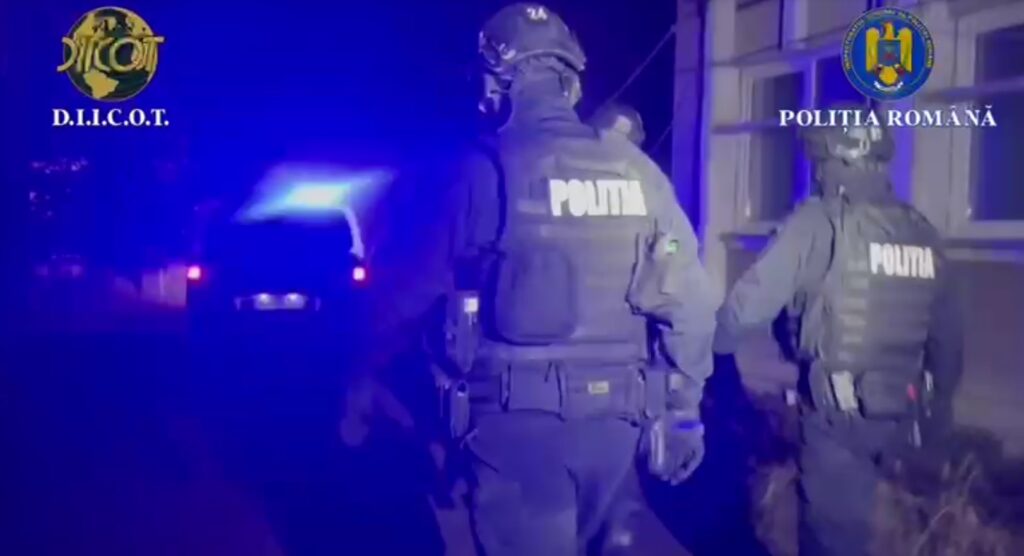 Percheziții ample în București și nouă județe la persoane care vindeau acte false: 7 mandate de aducere puse în executare