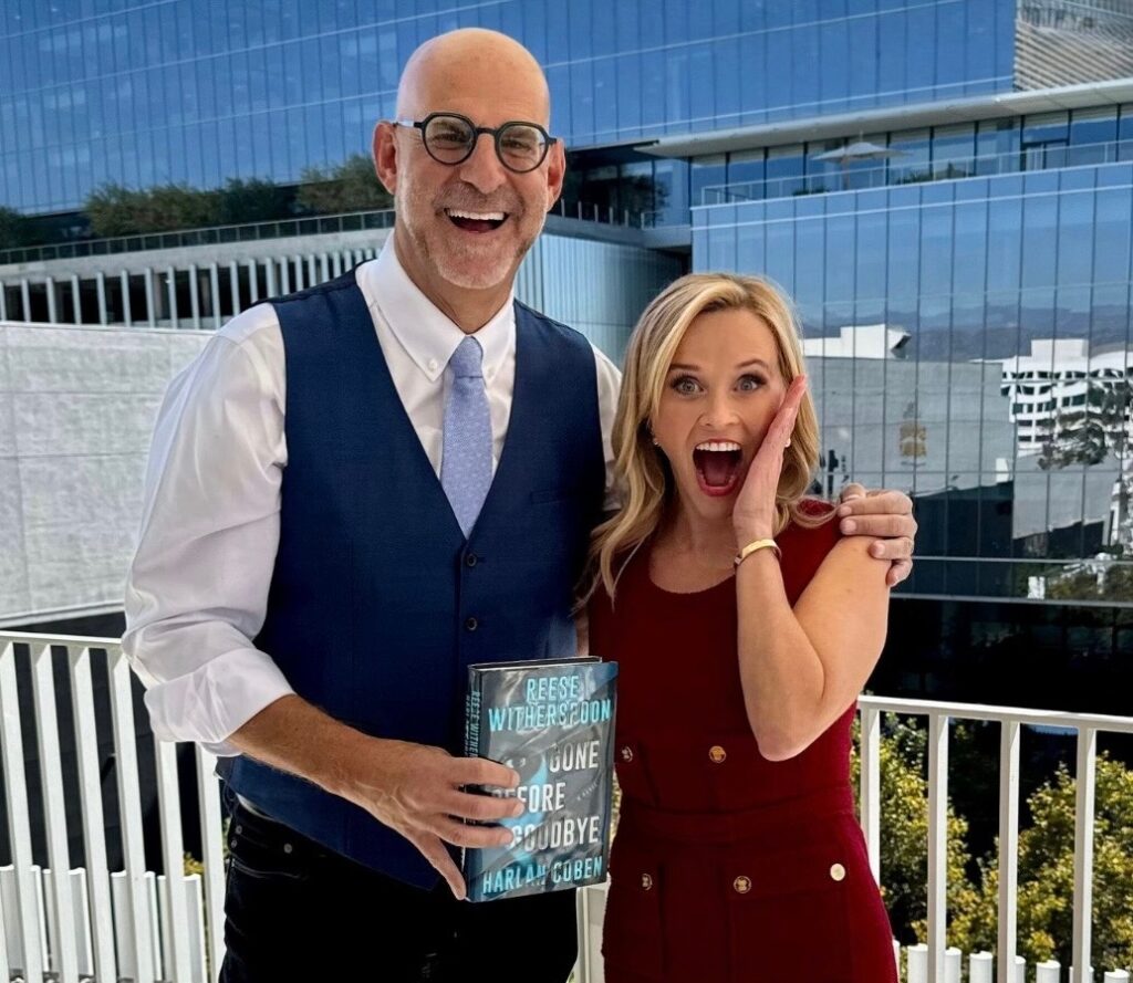 Reese Witherspoon face „saltul” din cinematografie în literatură și-și lansează primul roman de ficțiune