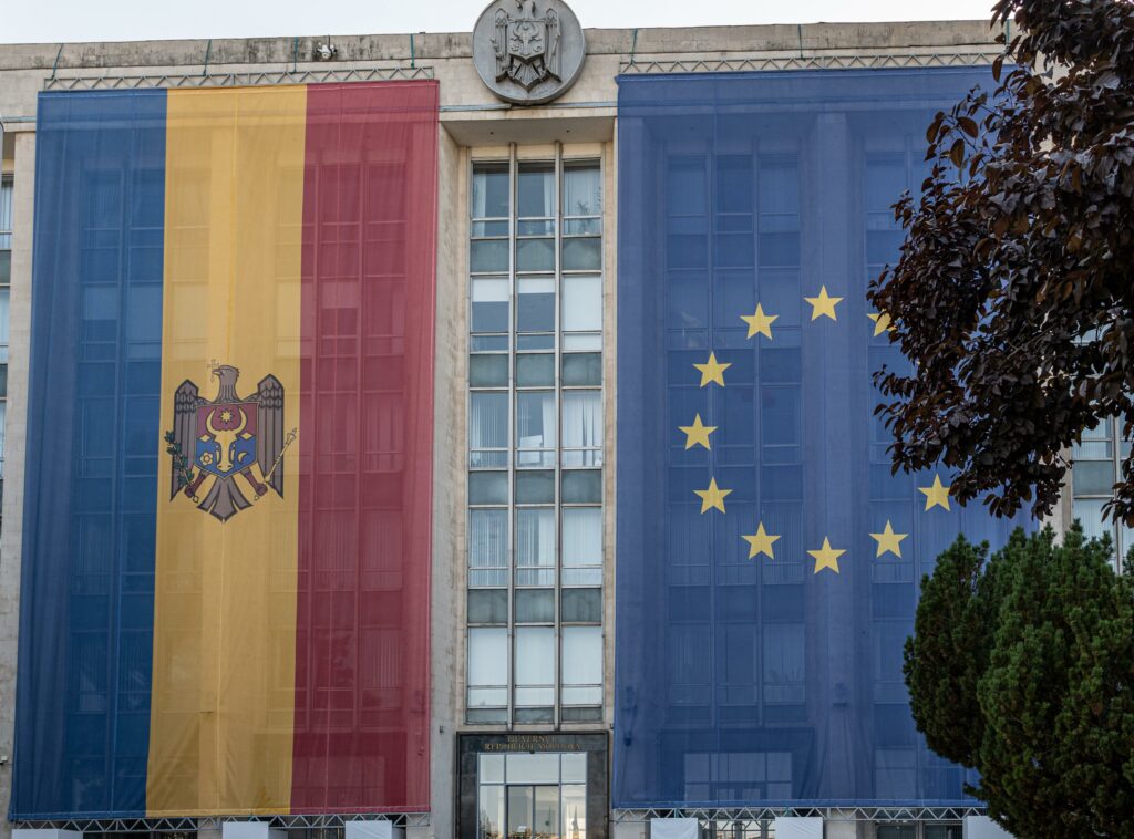 Victor Negrescu cere deschiderea negocierilor de aderare a Republicii Moldova la UE. Scrisoare comună a 55 de eurodeputați către Consiliul European