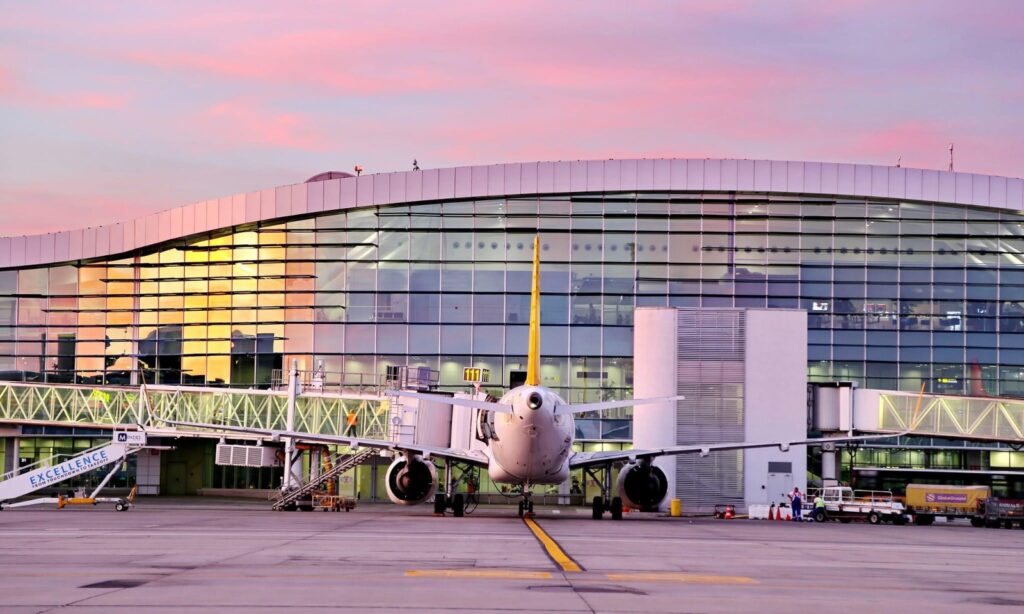 Aeroportul Internațional Henri Coandă (Otopeni) trăiește o perioadă de expansiune vizibilă (P)