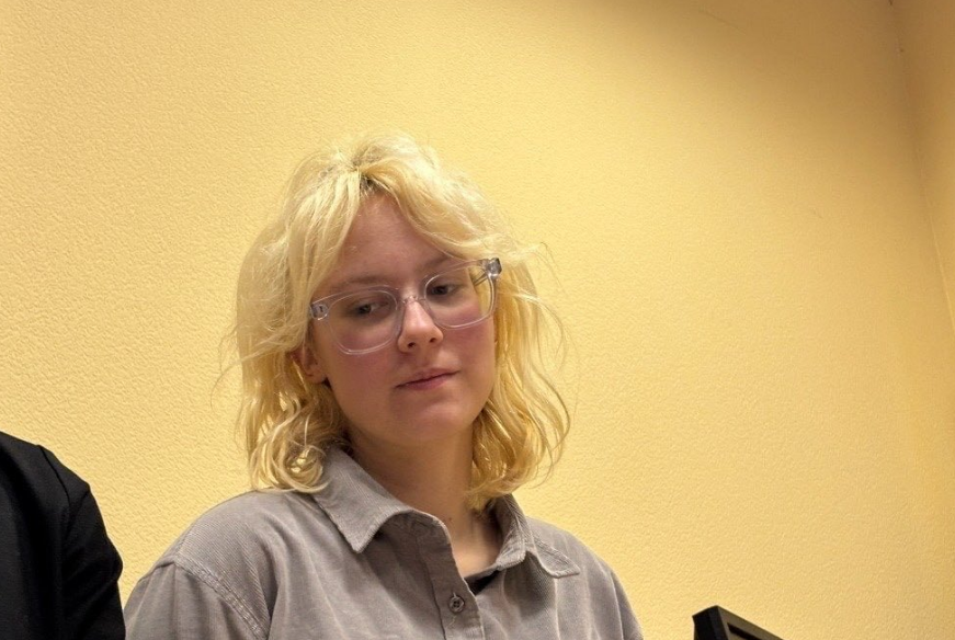 Cântăreața Diana Loginova ar fi fugit din Rusia imediat după eliberarea din închisoare