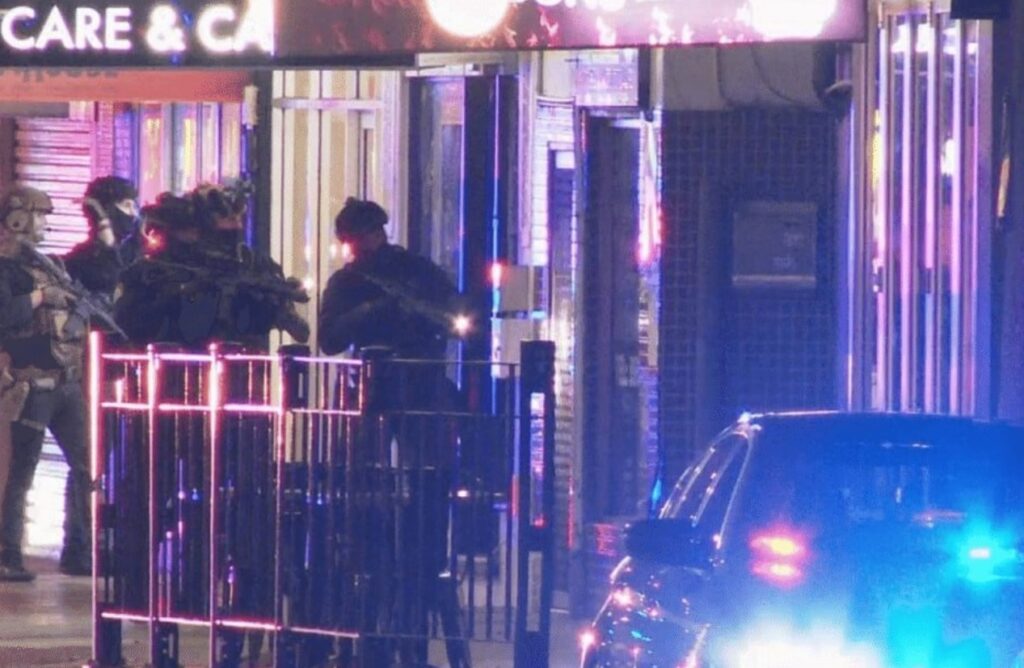 Australia: Un bărbat a tras cu arma de la fereastra unui apartament din Sydney. Mai multe persoane sunt rănite