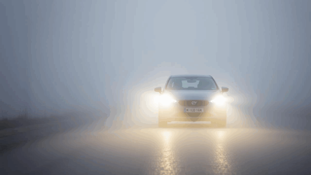 INFOTRAFIC: Vizibilitate redusă din cauza ceții în mai multe județe ale țării