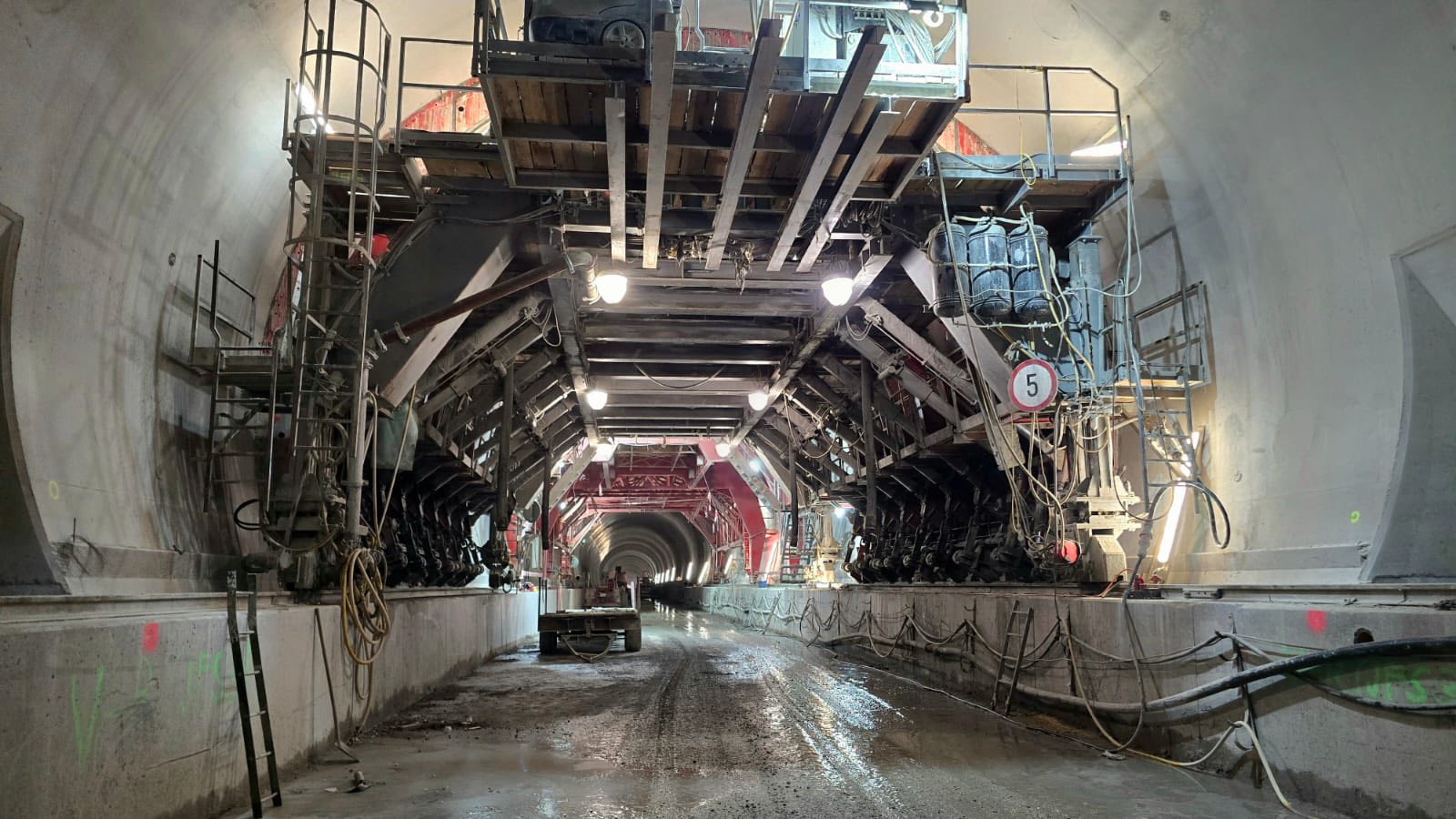 Finalizare tunel Daniela A1: Structura de rezistență completă