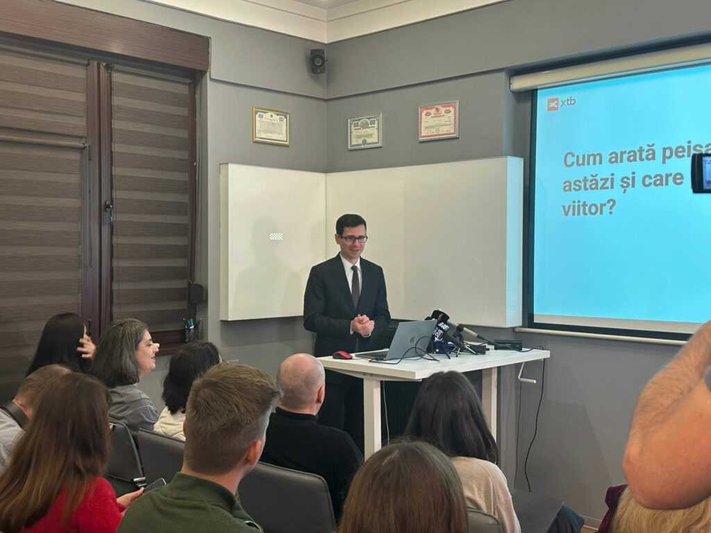 Cum pot românii să își securizeze nivelul de trai în contextul economic prognozat? Doar patru din zece angajați simt că salariul le reflectă munca (Sondaje XTB)