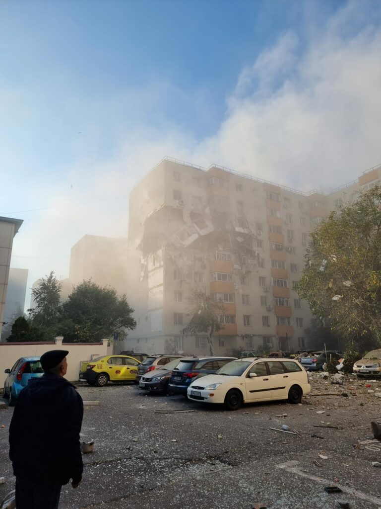 Explozia de pe Calea Rahovei: Un bloc din apropiere a fost afectat de unda de șoc