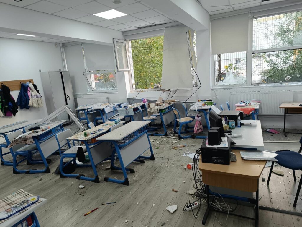 Explozie în Sectorul 5 al Capitalei. Martor: La Liceul Bolintineanu toate gemurile s-au făcut praf