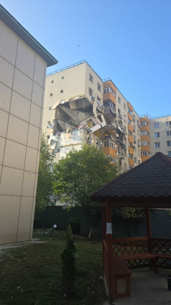 Explicațiile Distrigaz în cazul exploziei de pe Calea Rahovei. „Echipele de intervenție ale companiei au ajuns la fața locului în momentul producerii exploziei”