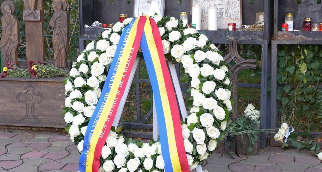 Președintele Nicușor Dan a depus o coroană de flori în memoria victimelor de la Clubul „Colectiv”