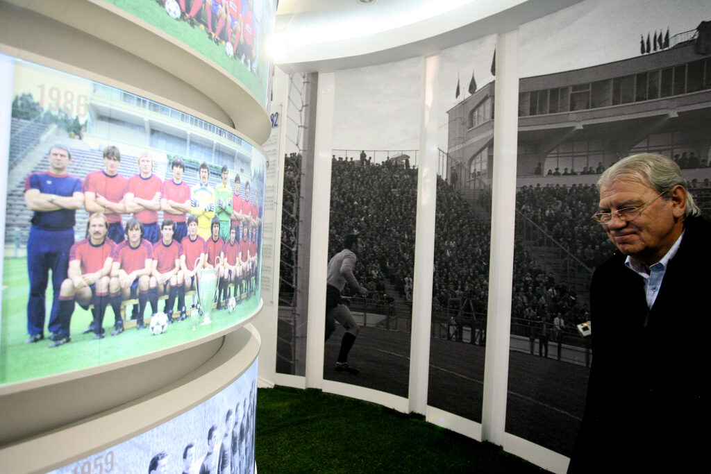 Steaua, despre Emeric Ienei: Omul care a făcut ca Steaua să strălucească deasupra întregii lumi