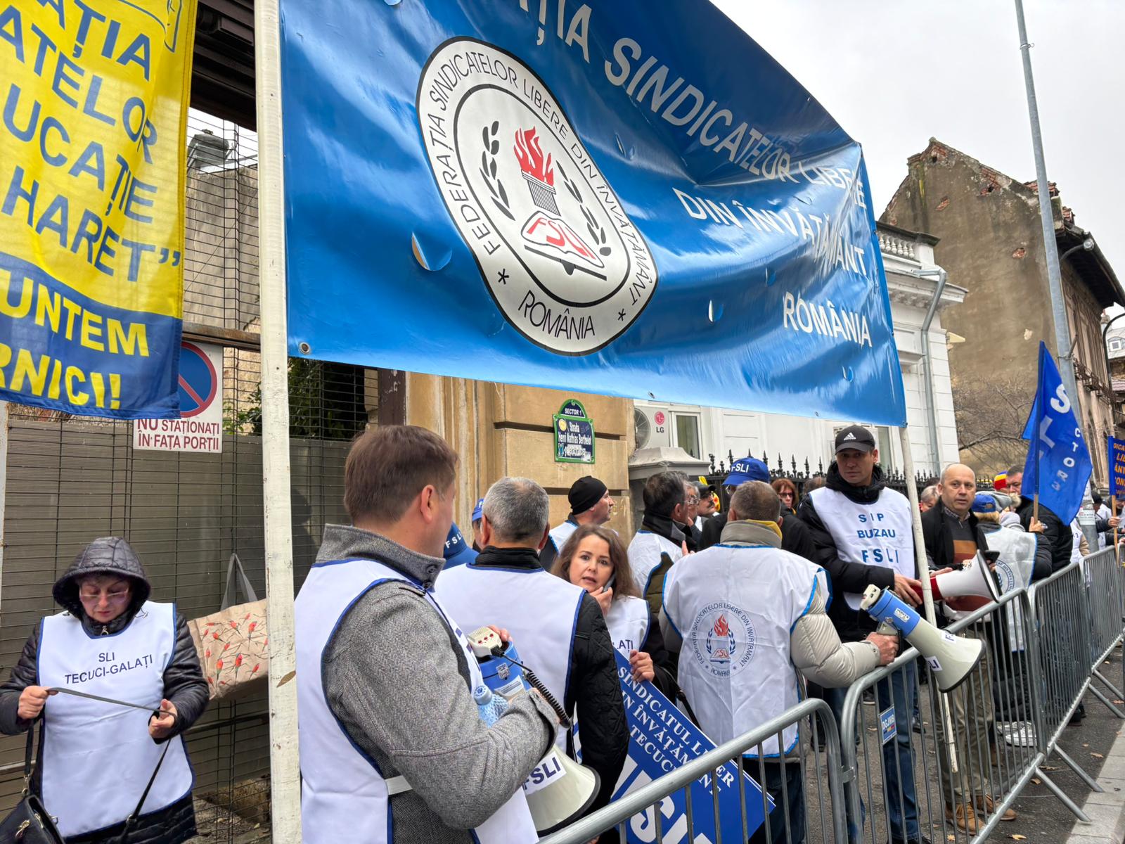 Protest al sindicaliștilor din învățământ la Ministerul Educației