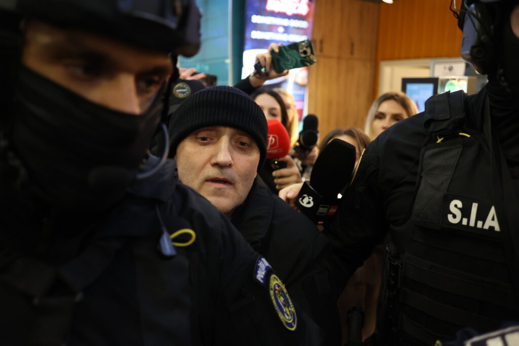 „Pe președintele Georgescu îl susțin”. Prima declarație a lui Horațiu Potra, la sosirea în țară sub escortă