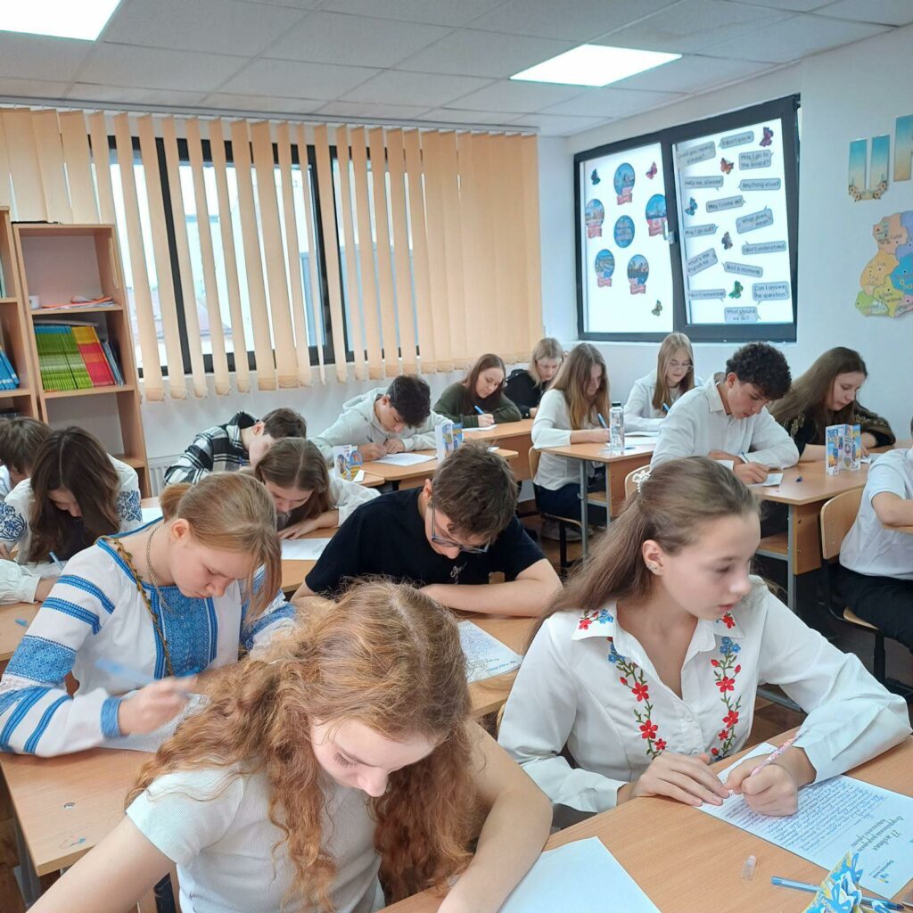 Ambasada Ucrainei în România clarifică informațiile privind închiderea unor școli cu predare în limba română din regiunea Cernăuți