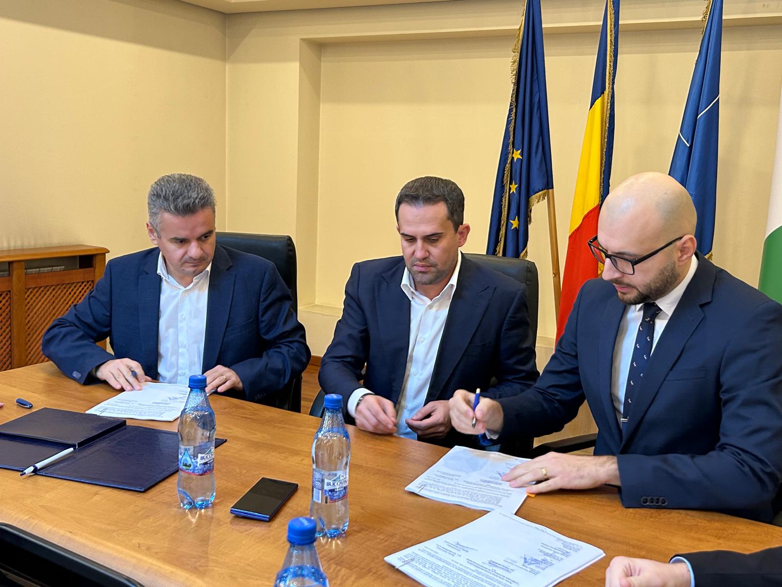 CNIR a semnat două contracte pentru 47 km A8