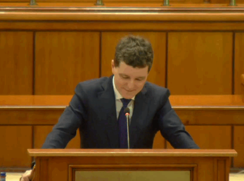 „Nu vă e rușine?”. Parlamentarii opoziției au oprit discursul președintelui Nicușor la fraza despre Ucraina