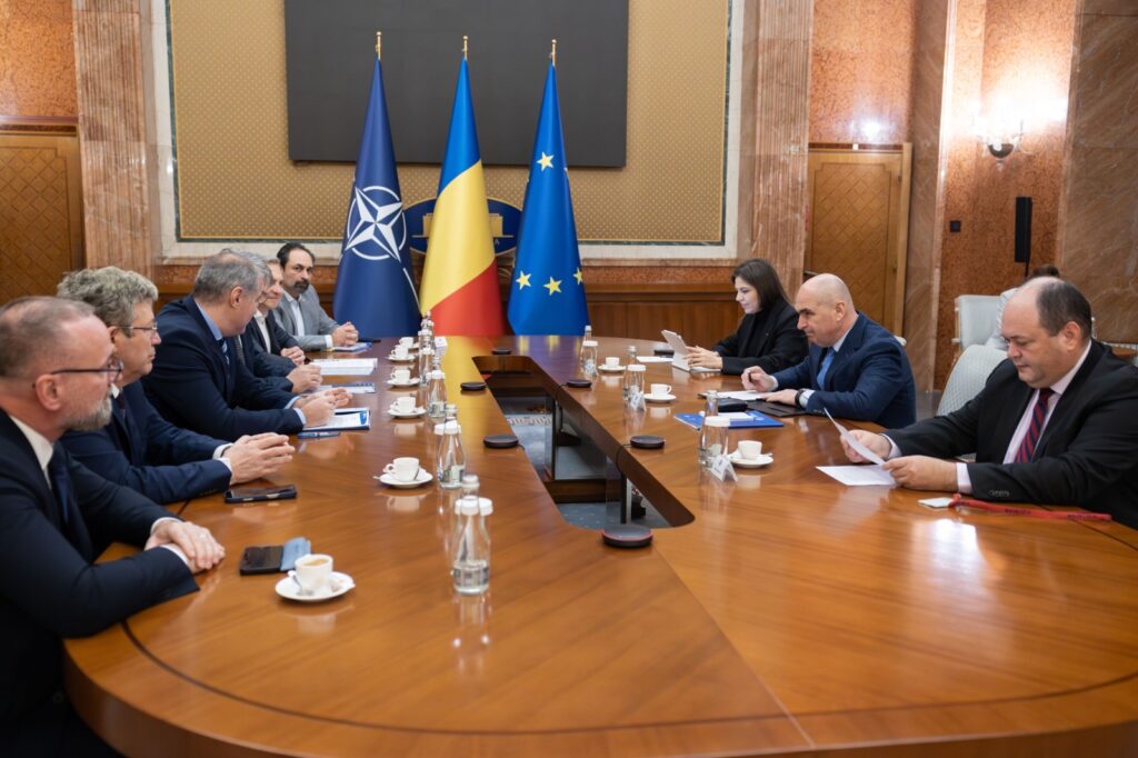 Premierul Bolojan, discuții cu IMM-urile despre regimul fiscal, IMCA și salariul minim din 2026