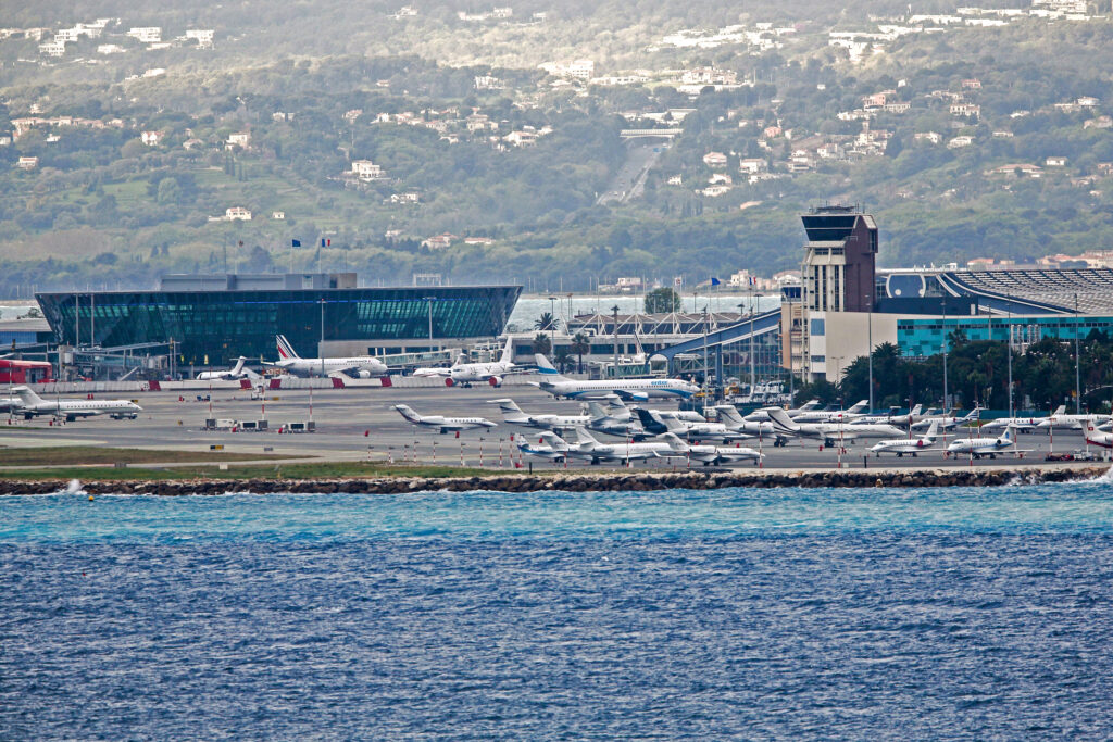 Aeroportul din Nisa își reduce emisiile cu 90% și obține cea mai înaltă certificare verde