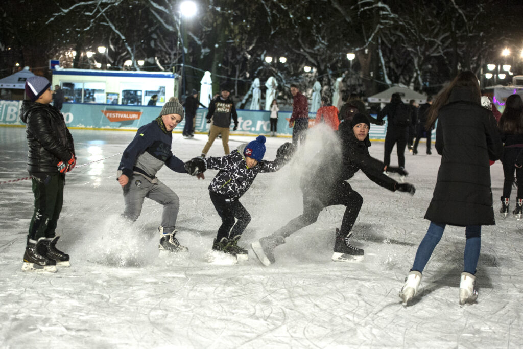 Vacanța de iarnă 2025–2026: Când începe și pe ce dată revin elevii la școală