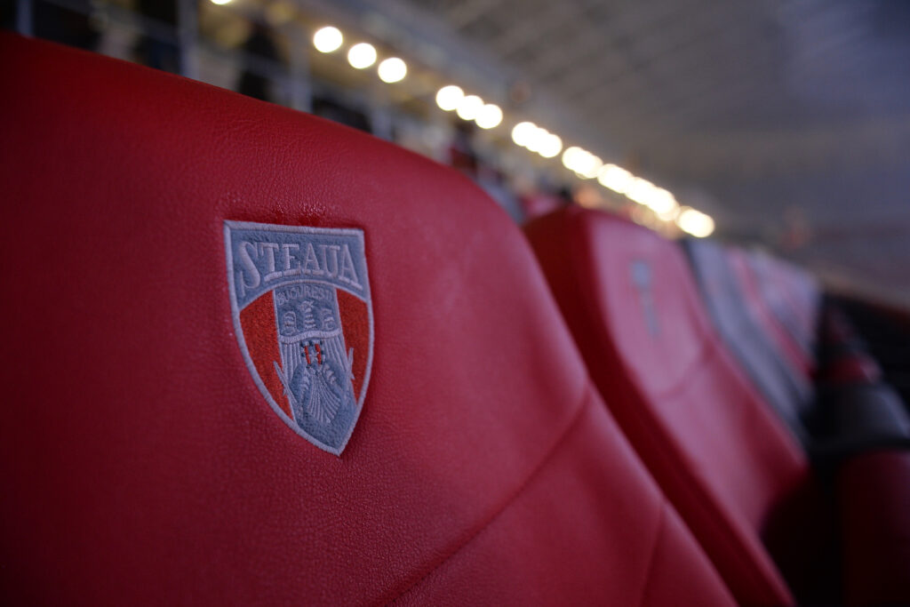 Sute de materiale pirotehnice descoperite în stadion înainte de meciul Steaua-Sepsi