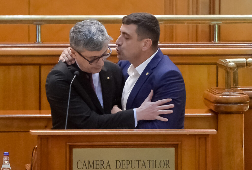 Reacția lui Virgil Popescu după ce George Simion a spus că a primit amenințări cu moartea: „Simioane, unde ți-a pierit curajul? Când m-ai agresat în Parlament, nu ți-a fost teamă”