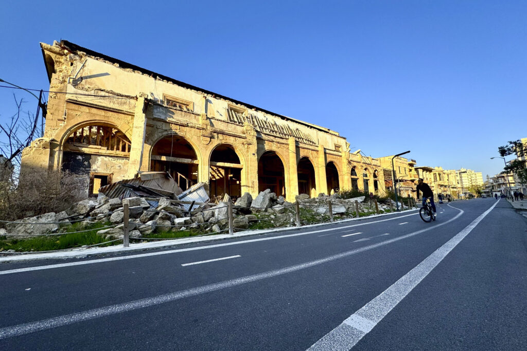 Un prim pas spre unificarea Ciprului. Întâlnire istorică între liderii Ciprului divizat etnic