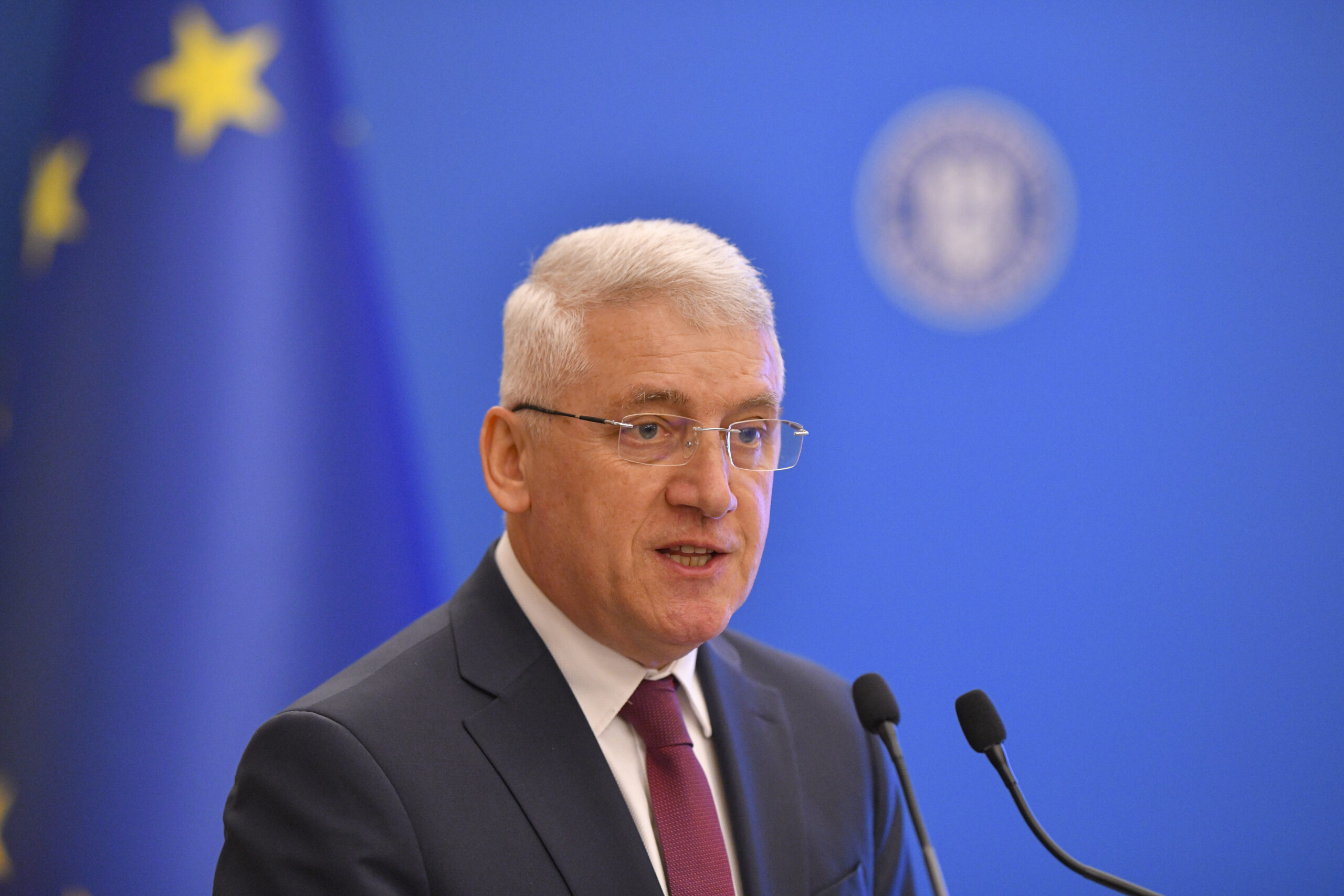 Adrian Țuțuianu și-a depus dosarul de candidatură AEP