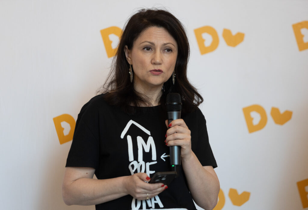 Carmen Uscatu îi cere Oanei Gheorghiu să se retragă din Asociația „Dăruiește Viață”