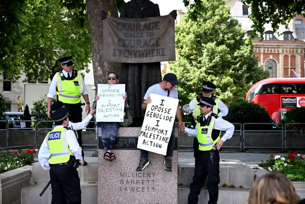 UK: Organizația Palestine Action contestă în instanță clasificarea ca grupare teroristă